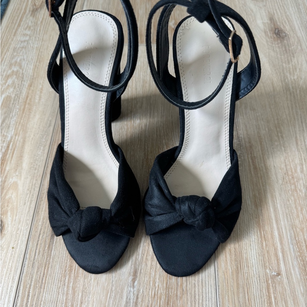 Forever 21 Black Knotted Heels